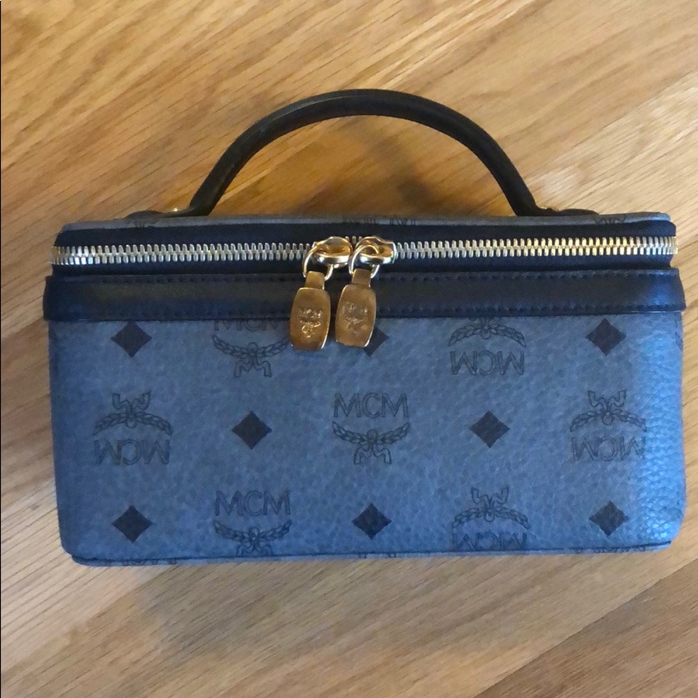 MCM Rockstar Vanity Case Grey Visetos Unused!